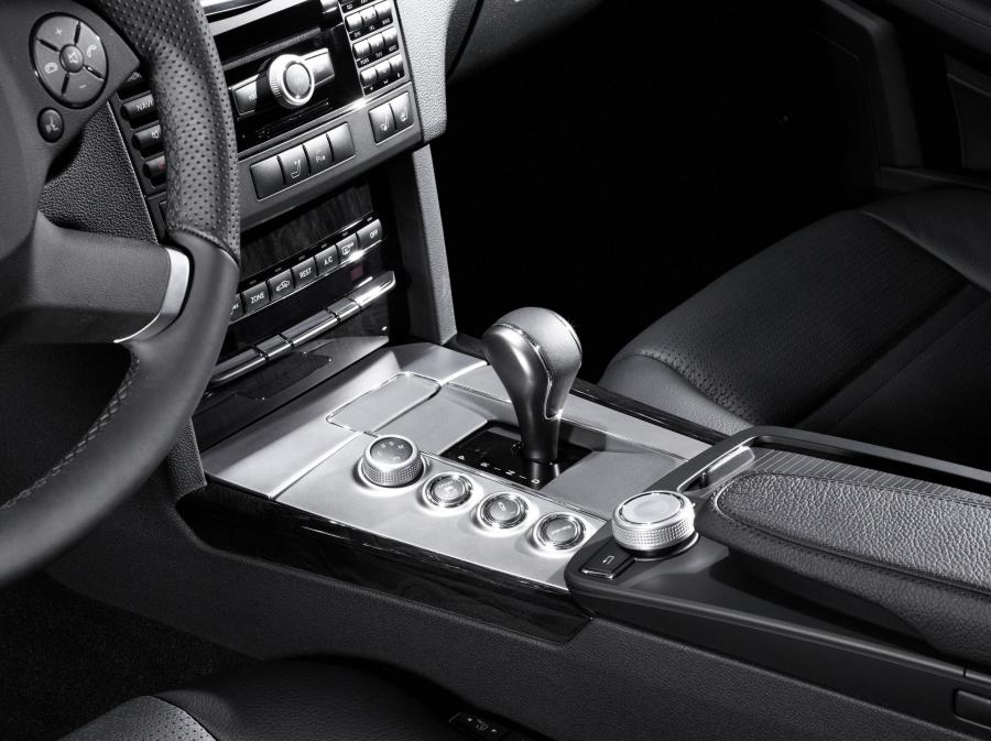  Mercedes-Benz E63 AMG 2010 года  (фото 22 из 57)